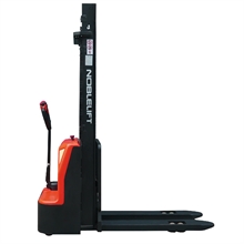 Economical, compact and reliable 1000 kg electric stacker - 